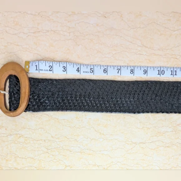 Vintage Woven Wide Straw Black Adjustable Belt.5" x 2 Oval Wooden Buckle - Picture 5 of 13